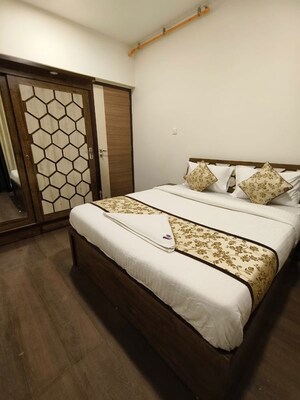 Bedroom in 2 BHK Apartment at Marathon Monte South, Byculla West – for Rent