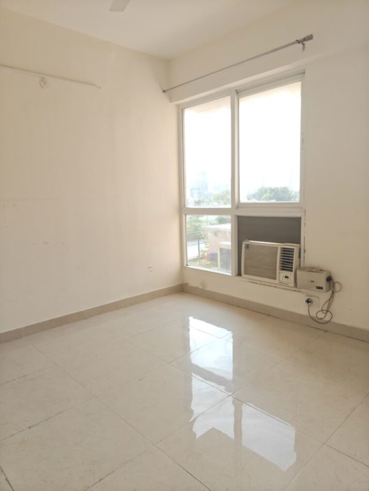 Room, signature-global-prime 2 Bedroom 650 Sq.Ft. Apartment In Sector 63a Gurgaon 10459298