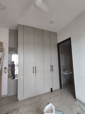 Room in 3 BHK Apartment at Piramal Mahalaxmi Central Tower 2, Mahalaxmi – for Rent