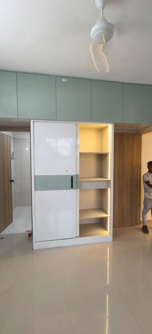 2 BHK Apartment For Rent in Pyramid Midtown, Sector 59