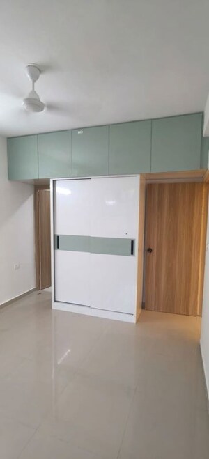 Room in 2 BHK Apartment at Pyramid Midtown, Sector 59 – for Rent