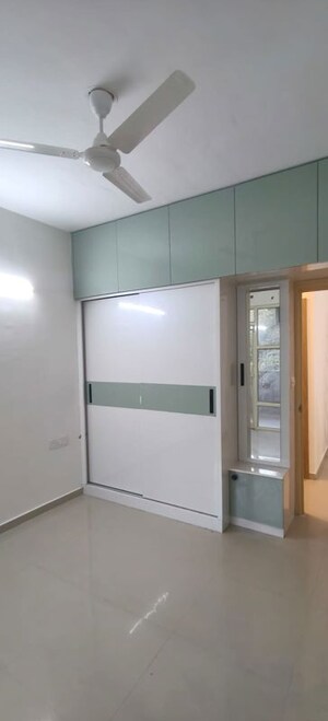 Room in 2 BHK Apartment at Pyramid Midtown, Sector 59 – for Rent