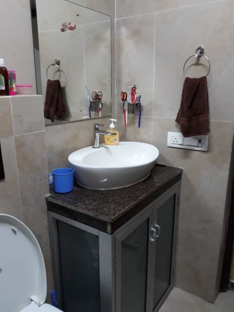 Bathroom, s-b-trevedia-vuepoint 3 Bedroom 1550 Sq.Ft. Apartment In Prabhadevi Mumbai 10459287