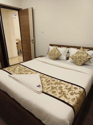 Bedroom in 3 BHK Apartment at Ruparel Ariana, Parel – for Rent