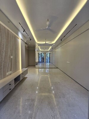2 BHK Apartment For Rent in Indiabulls Blu, Worli