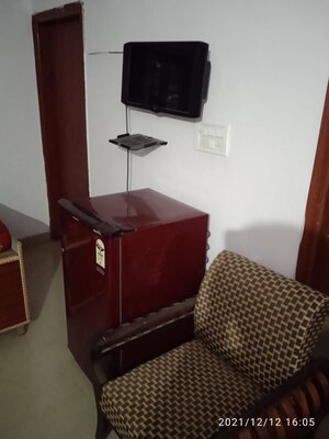 Living Room in 1 RK Builder Floor at Sushant Lok I – for Rent