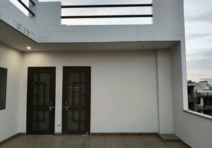 Room in 2 BHK Builder Floor at Baba Delta Square, Delta Ii Greater Noida – for Rent