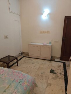 1 Rk+ Pooja Room Builder Floor For Rent in Lajpat Nagar 4