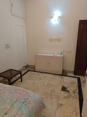1 RK Builder Floor For Rent in Lajpat Nagar 4