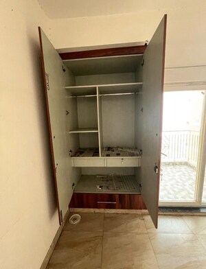 Furnished Amenities in 3 BHK Apartment at Migsun Twiinz, Eta Ii Greater Noida – for Rent