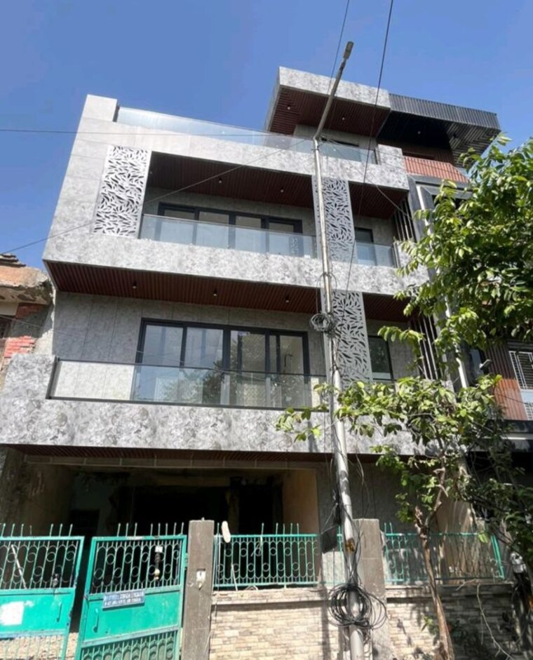 Exterior View, xu 2 greater noida 2 Bedroom 100 Sq.Mt. Builder Floor In Xu 2 Greater Noida Greater Noida 10459347