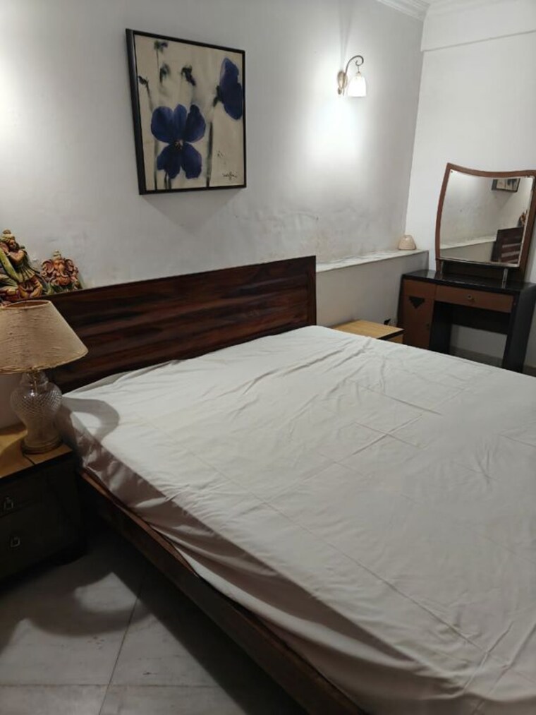 Bedroom, lajpat nagar 4 3 Bedroom 100 Sq.Yd. Builder Floor In Lajpat Nagar 4 Delhi 10459363