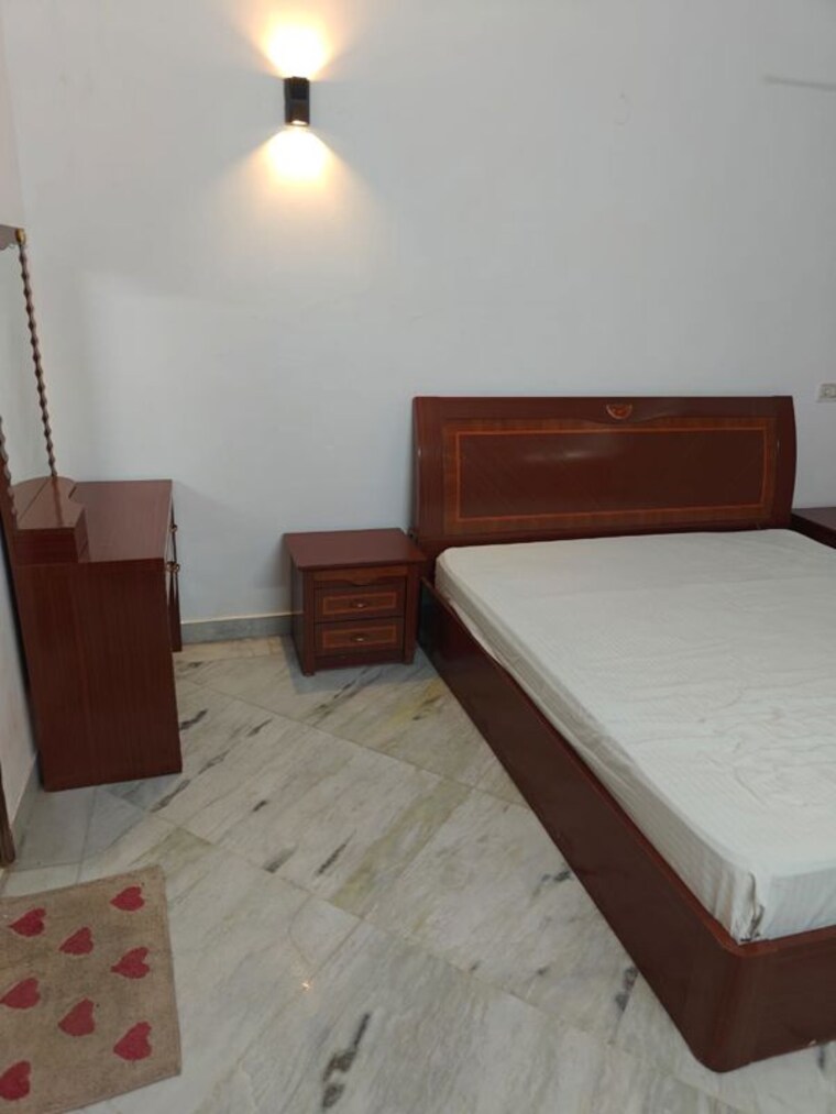 Bedroom, lajpat nagar 4 3 Bedroom 100 Sq.Yd. Builder Floor In Lajpat Nagar 4 Delhi 10459363