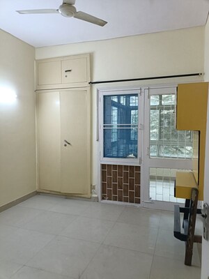 Room in 3 BHK Apartment at Vasundhara Enclave – for Sale