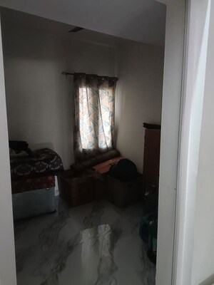 Room in 3 BHK Apartment at Vasundhara Enclave – for Rent