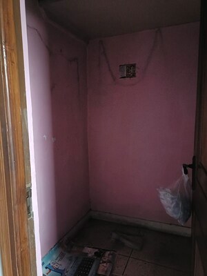 2 BHK Apartment at Vasundhara Enclave – for Rent