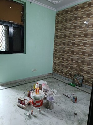 Furnished Amenities in 2 BHK Builder Floor at New Ashok Nagar – for Rent