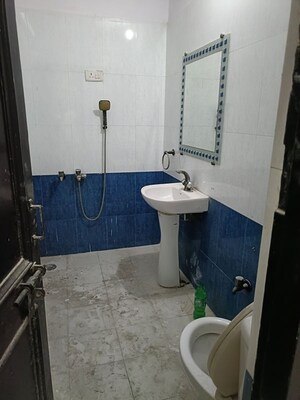 Attached Bathroom in 2 BHK Builder Floor at New Ashok Nagar – for Rent