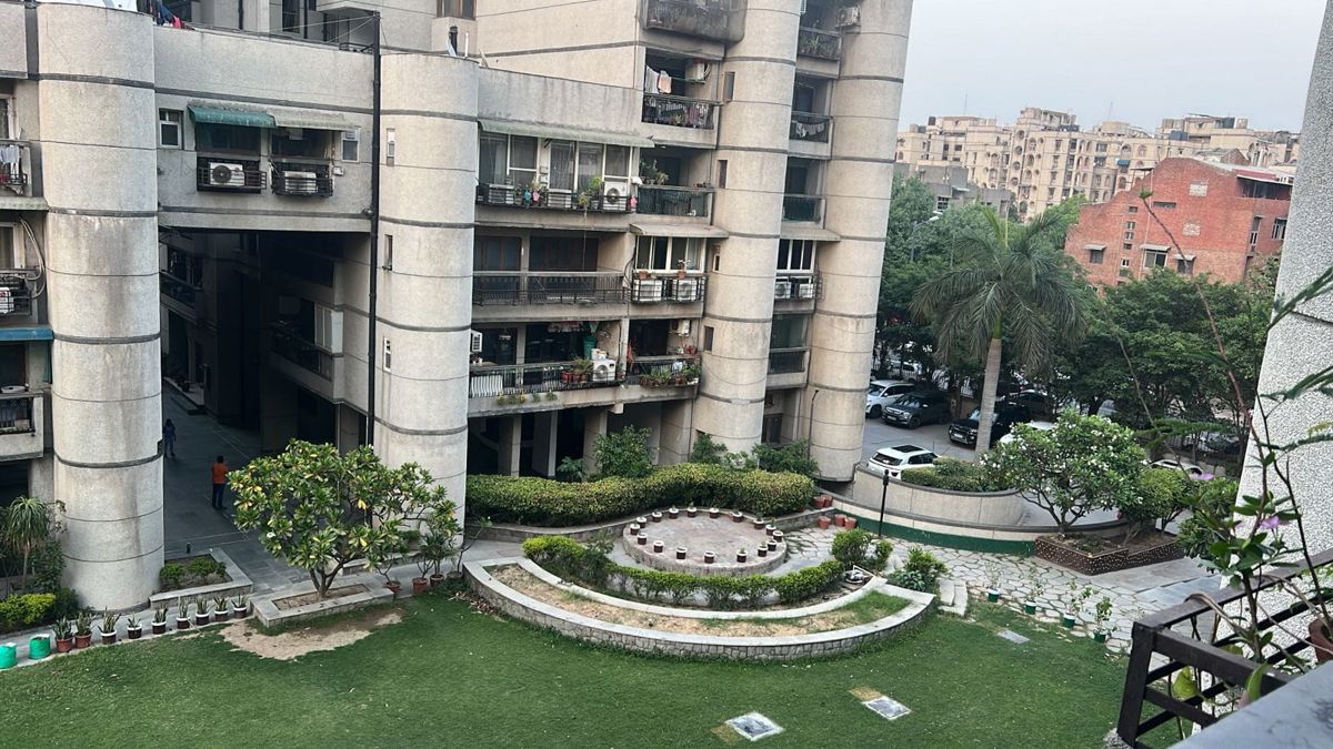 3 BHK + Pooja Room Apartment For Sale in Mahesh Apartments