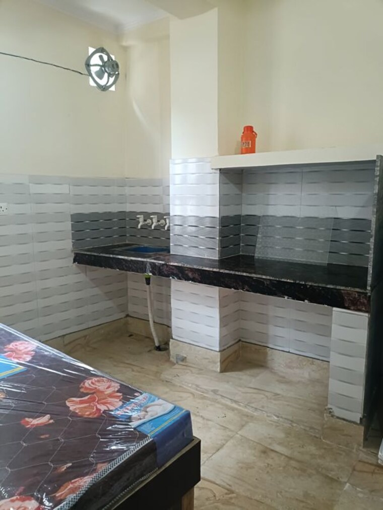 Kitchen, new ashok nagar 2 Bedroom 600 Sq.Ft. Builder Floor In New Ashok Nagar Delhi 9070914