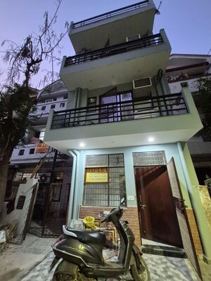 1 BHK Independent House For Rent in Sector 51