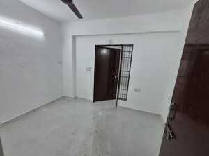 Room in 1 BHK Independent House at Sector 51 – for Rent