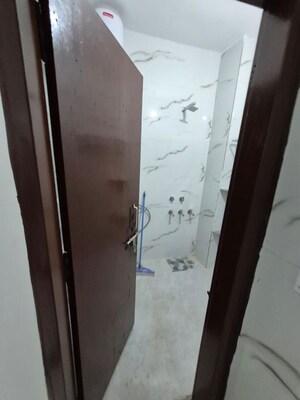 Bathroom in 1 BHK Independent House at Sector 51 – for Rent