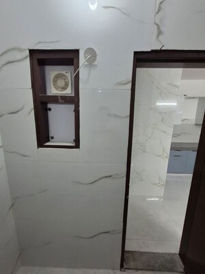 Bathroom in 1 BHK Independent House at Sector 51 – for Rent
