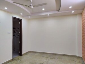 Master Bedroom in 3 BHK Builder Floor at Govindpuri – for Rent