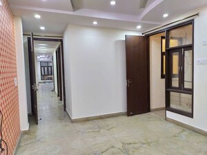 Master Bedroom in 3 BHK Builder Floor at Govindpuri – for Rent