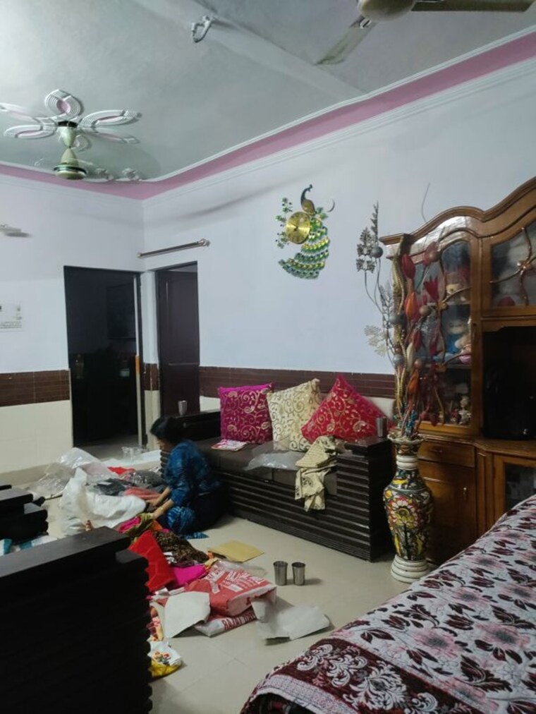 Bedroom, housing board colony 3 Bedroom 100 Sq.Yd. Apartment In Housing Board Colony Faridabad 10459408
