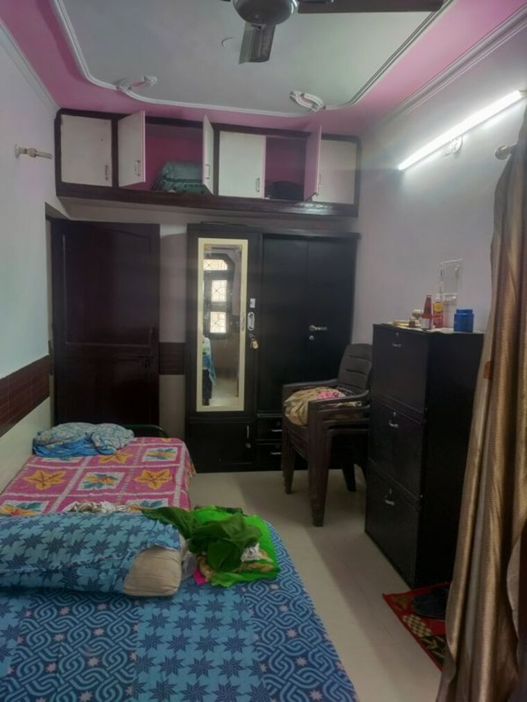 Bedroom, housing board colony 3 Bedroom 100 Sq.Yd. Apartment In Housing Board Colony Faridabad 10459408