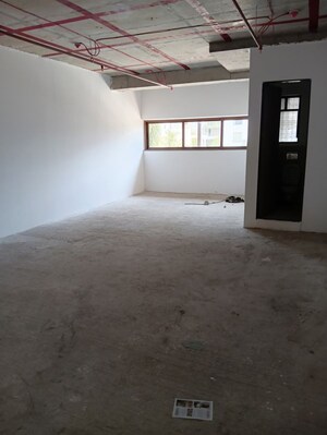  Office Space For Rent in Kamgar Putala Vasahat
