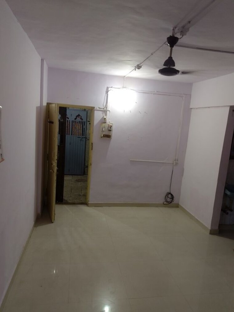 Room, bhakti-society Studio 414 Sq.Ft. Apartment In Kalwa Thane 10459437