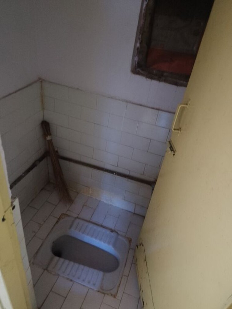 Bathroom, bhakti-society Studio 414 Sq.Ft. Apartment In Kalwa Thane 10459437