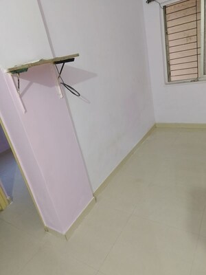 Room in Studio Apartment at Bhakti Society, Kalwa – for Rent