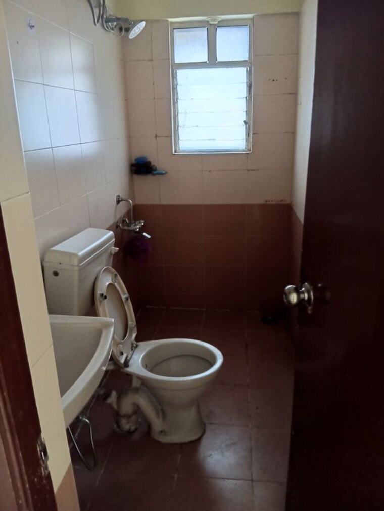 Bathroom, aditya-breeze-park 2 Bedroom 1025 Sq.Ft. Apartment In Balewadi Pune 10459435