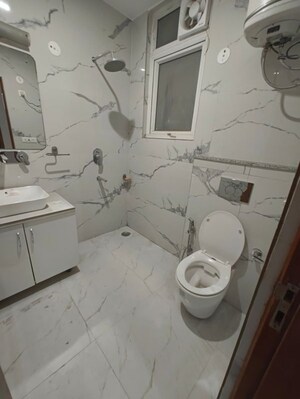 Bathroom in 1 BHK Builder Floor at Palam Vihar Residents Association, Palam Vihar – for Rent