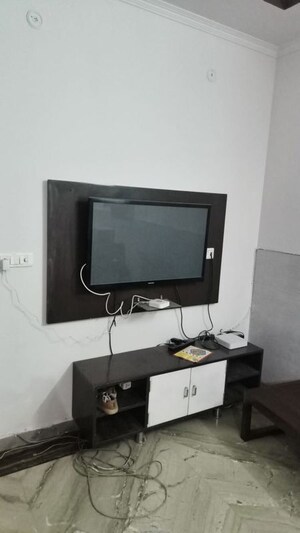 Furnished Amenities in 2 BHK Builder Floor at Palam Vihar – for Rent