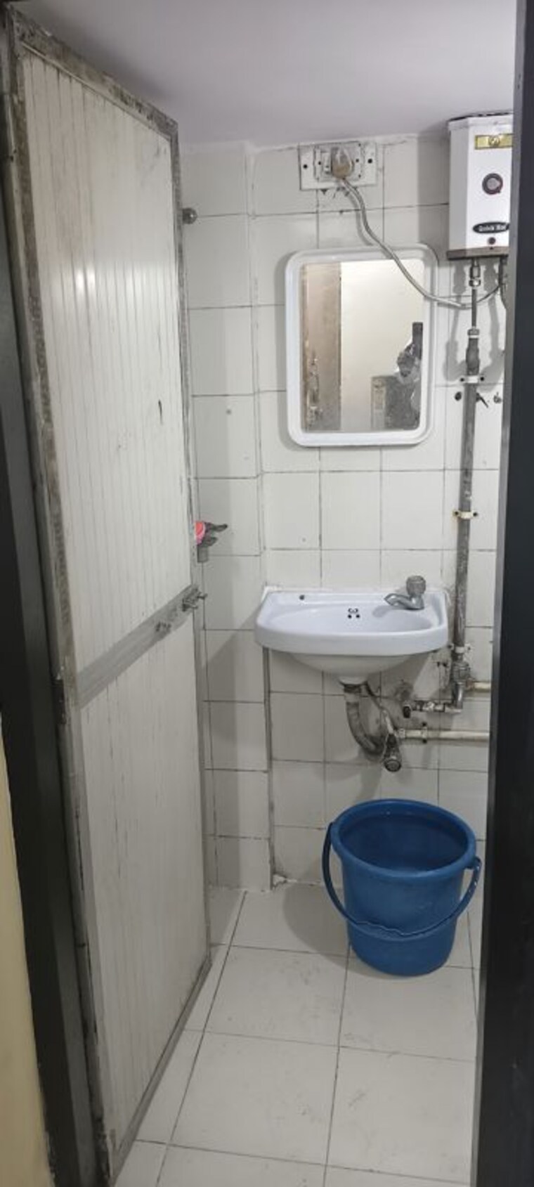 Bathroom, bhavani-mata-chs 1 RK 300 Sq.Ft. Apartment In Lower Parel Mumbai 10459444