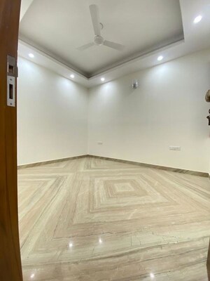 Room in 3 BHK Builder Floor at Vasant Kunj Enclave – for Sale