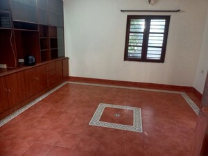 Room in 3 BHK Independent House at High Grounds – for Rent