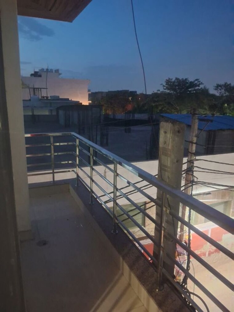 Balcony, vasant kunj enclave 2 Bedroom 75 Sq.Yd. Builder Floor In Vasant Kunj Enclave Delhi 10459466