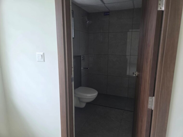 Bathroom, patturaickal 3 Bedroom 2000 Sq.Ft. Apartment In Patturaickal Thrissur 10459504