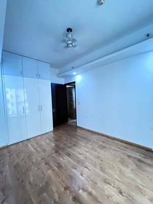 Room in 3.5 BHK Apartment at Mahagun Mezzaria, Sector 78 – for Rent