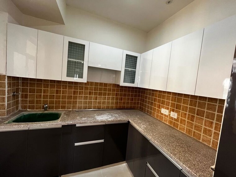 Kitchen, unitech-uniworld-city 3 Bedroom 2356 Sq.Ft. Apartment In Sector 30 Gurgaon 10459513