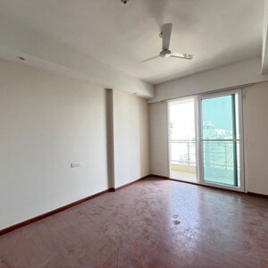 Room in 3.5 BHK Penthouse at Mahagun Mezzaria, Sector 78 – for Rent