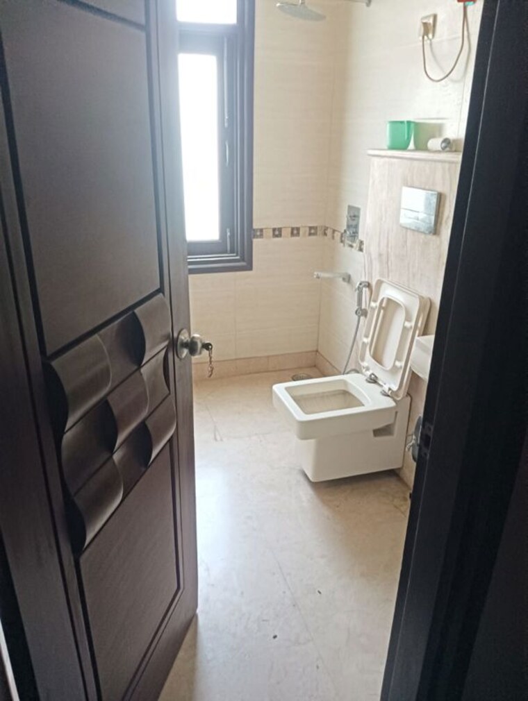Bathroom, dlf-richmond-park 3 Bedroom 2050 Sq.Ft. Apartment In Sector 43 Gurgaon 10459522