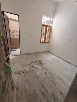 Room in 2 BHK Independent House at Jankipuram Vistar – for Sale
