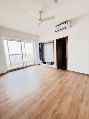 Room in 4 BHK Apartment at ABA Ivy County, Sector 75 – for Rent
